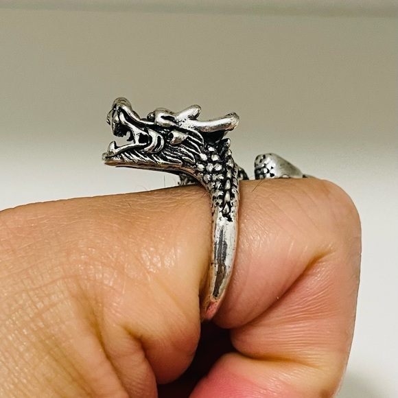 Brand New Unisex Size 2 Adjustable Stainless Steel Ring With Dragon Shape Silver - Picture 6 of 8